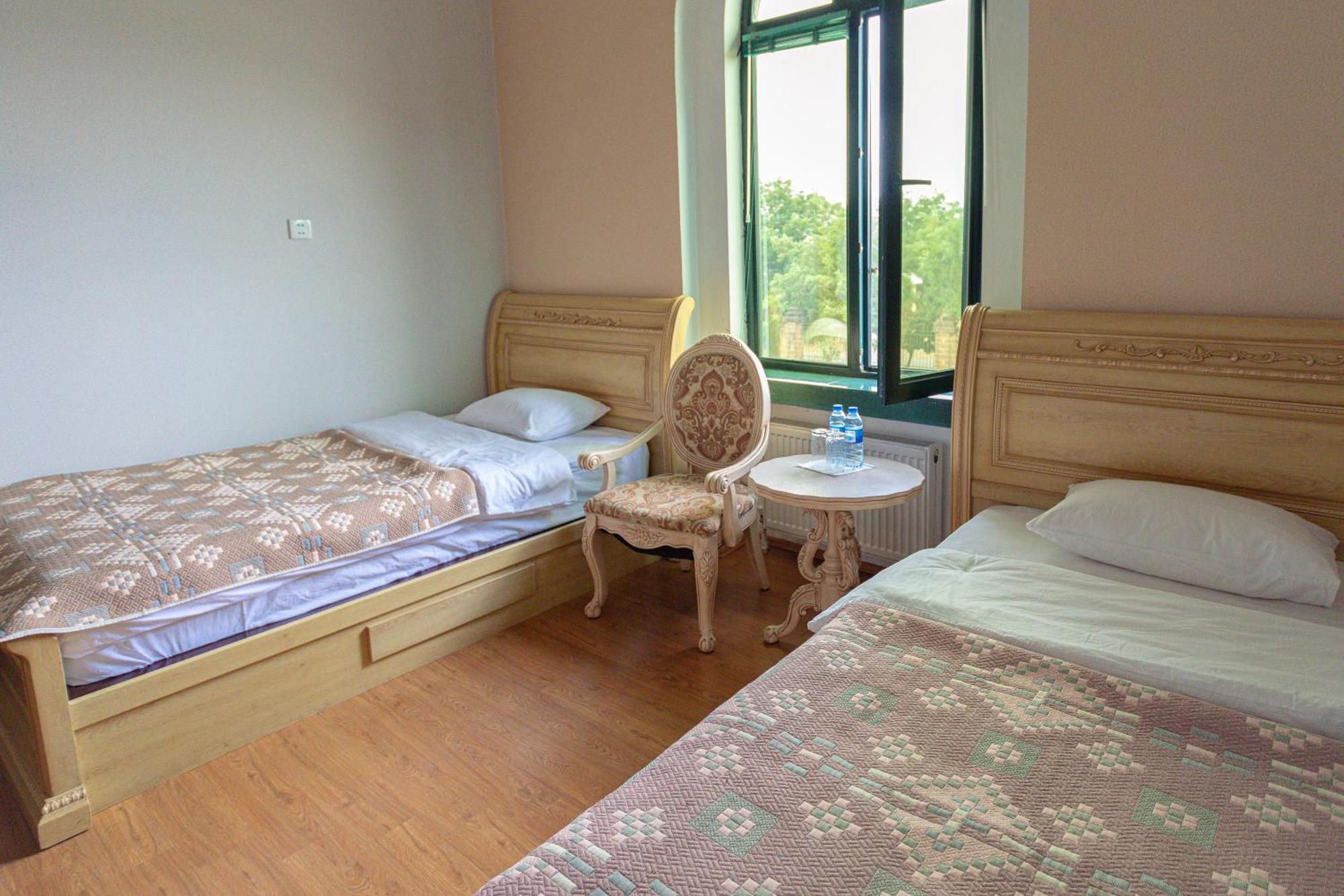 Chabiant Guesthouse Chateau Monolit Ikinci Yeniyol Exterior photo