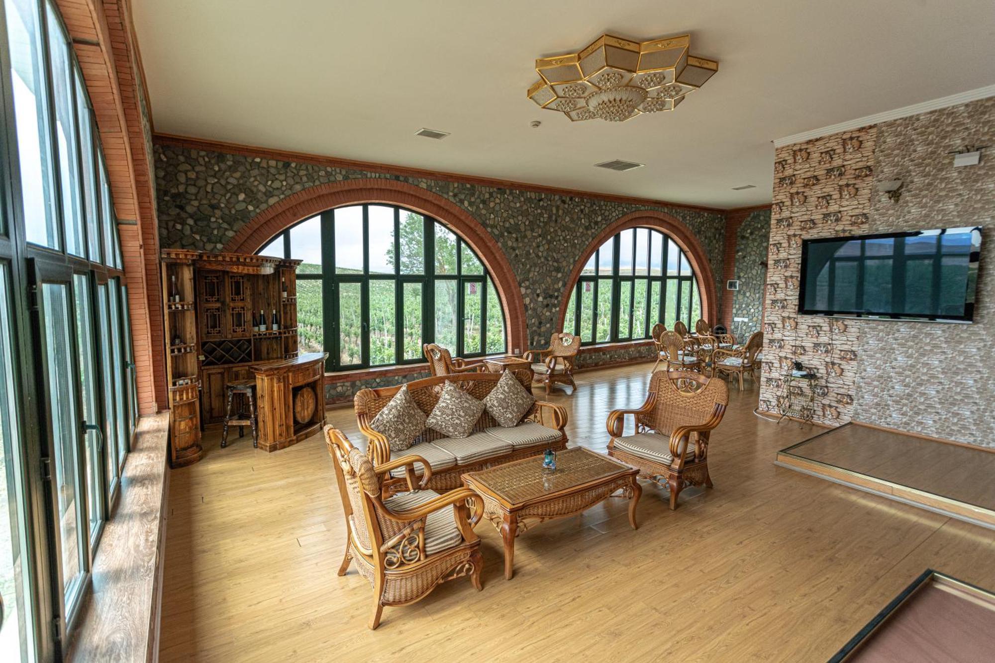 Chabiant Guesthouse Chateau Monolit Ikinci Yeniyol Exterior photo